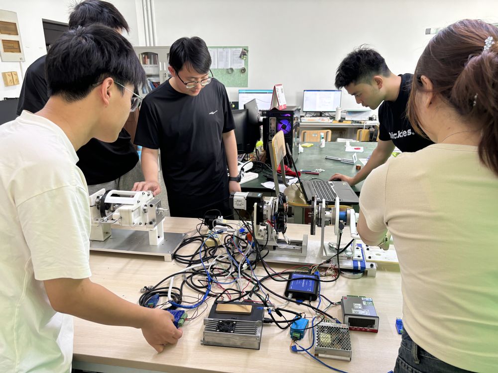 人工智能学院两个项目入围第十二...