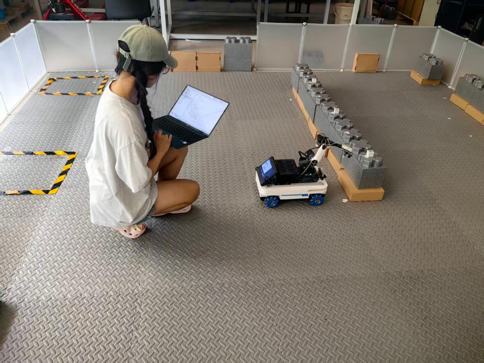 人工智能学院学子在第28届中国...